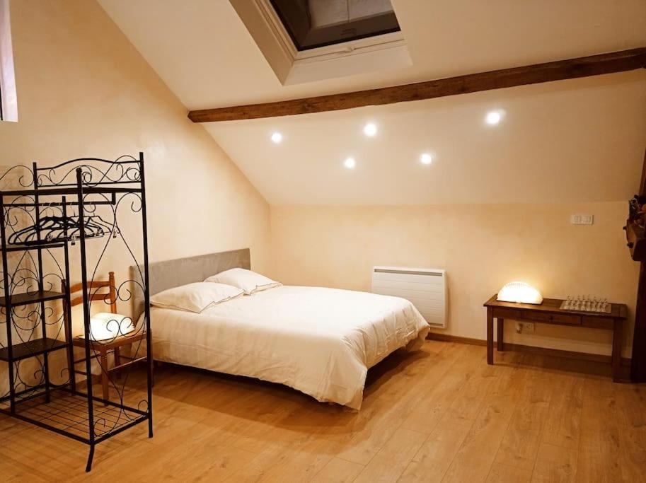 La Grange De Marie A St Angel - Magnifique Grange Renovee En Loft Pour 1 A 6 Pers Villa Saint-Angel  Exterior photo